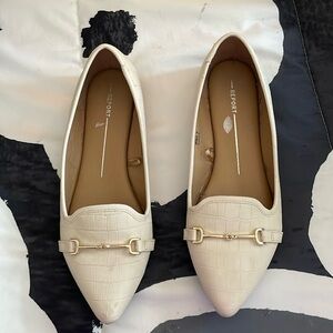 Cream flats